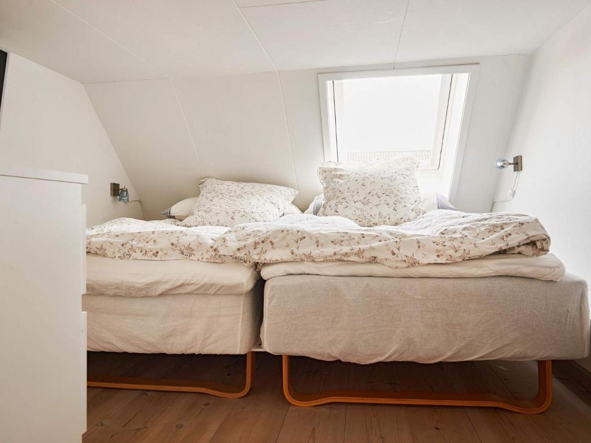 5 Person Holiday Home In AÅkirkeby Extérieur photo