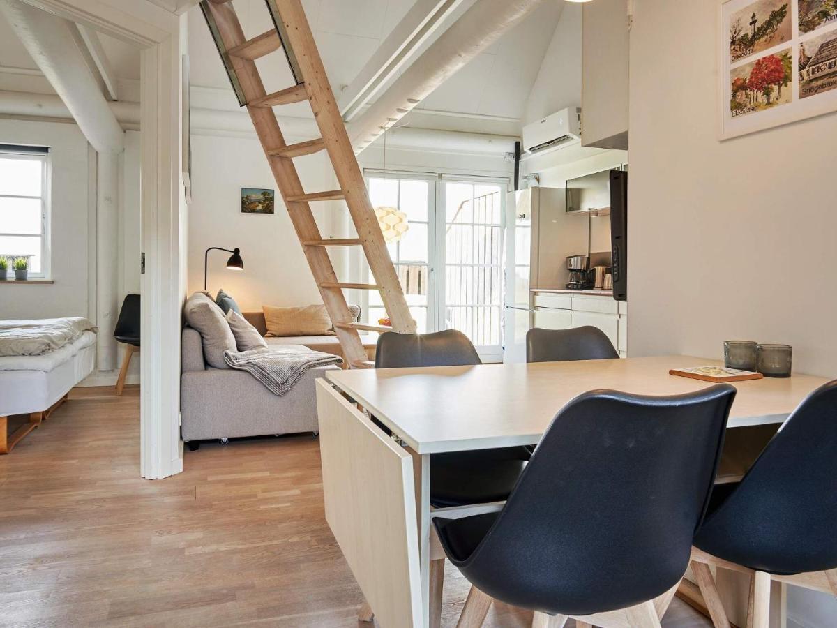 5 Person Holiday Home In AÅkirkeby Extérieur photo